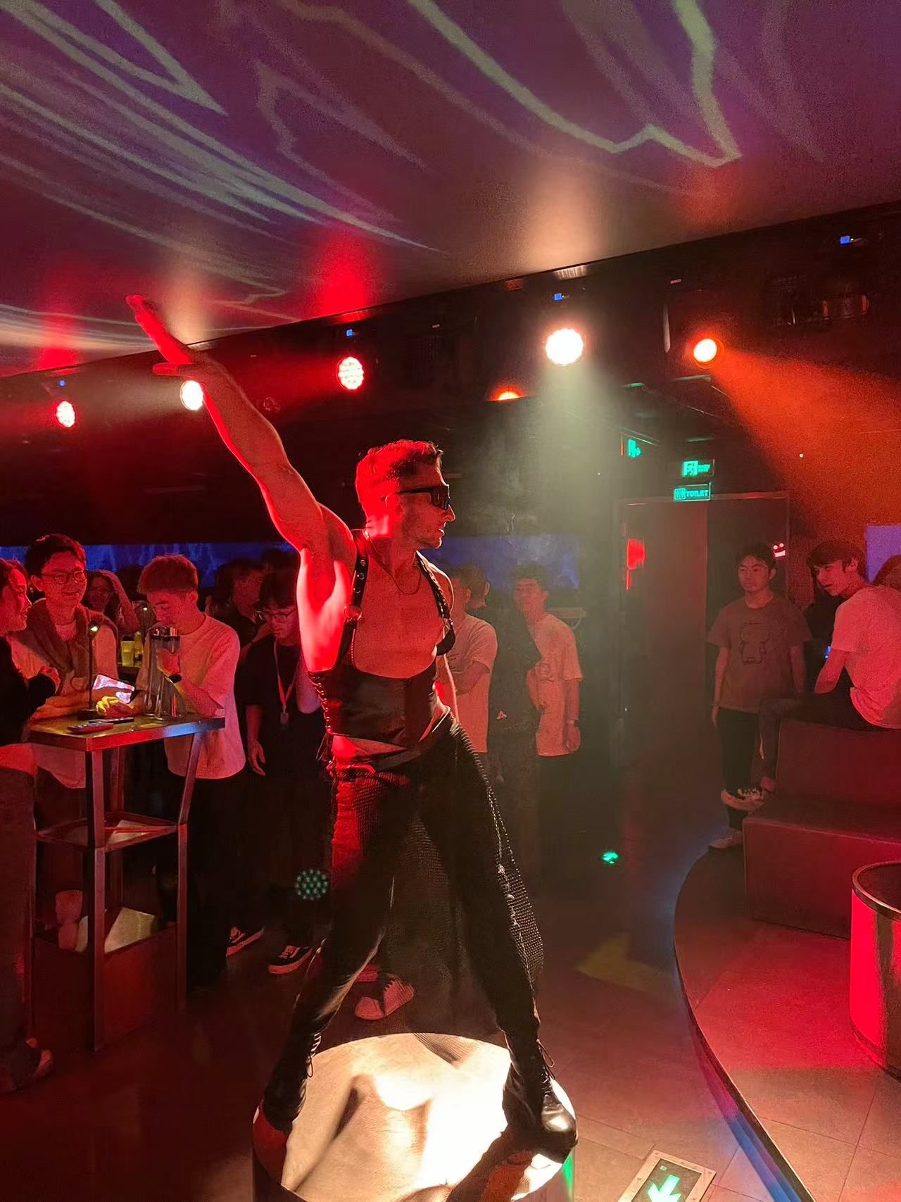 南京商务ktv重要性:商务ktv啥意思-六合区ktv预订